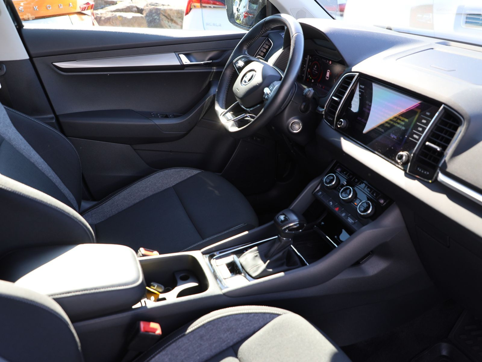 Skoda Karoq Drive 125 1.5TSI ACC NAVI AHK Panorama