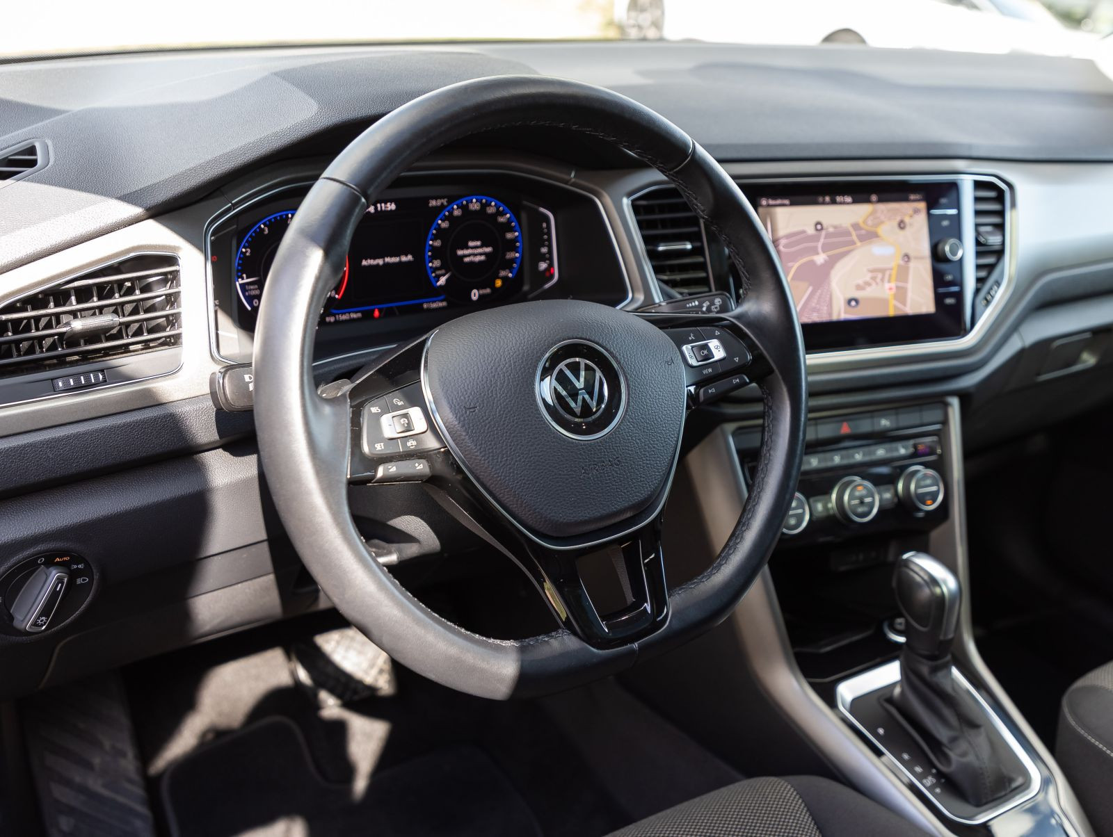 Volkswagen T-Roc 1.5 TSI DSG Style LED AHK ACC Standhzg