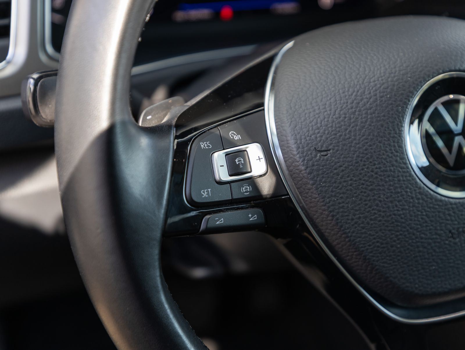 Volkswagen T-Roc 1.5 TSI DSG Style LED AHK ACC Standhzg