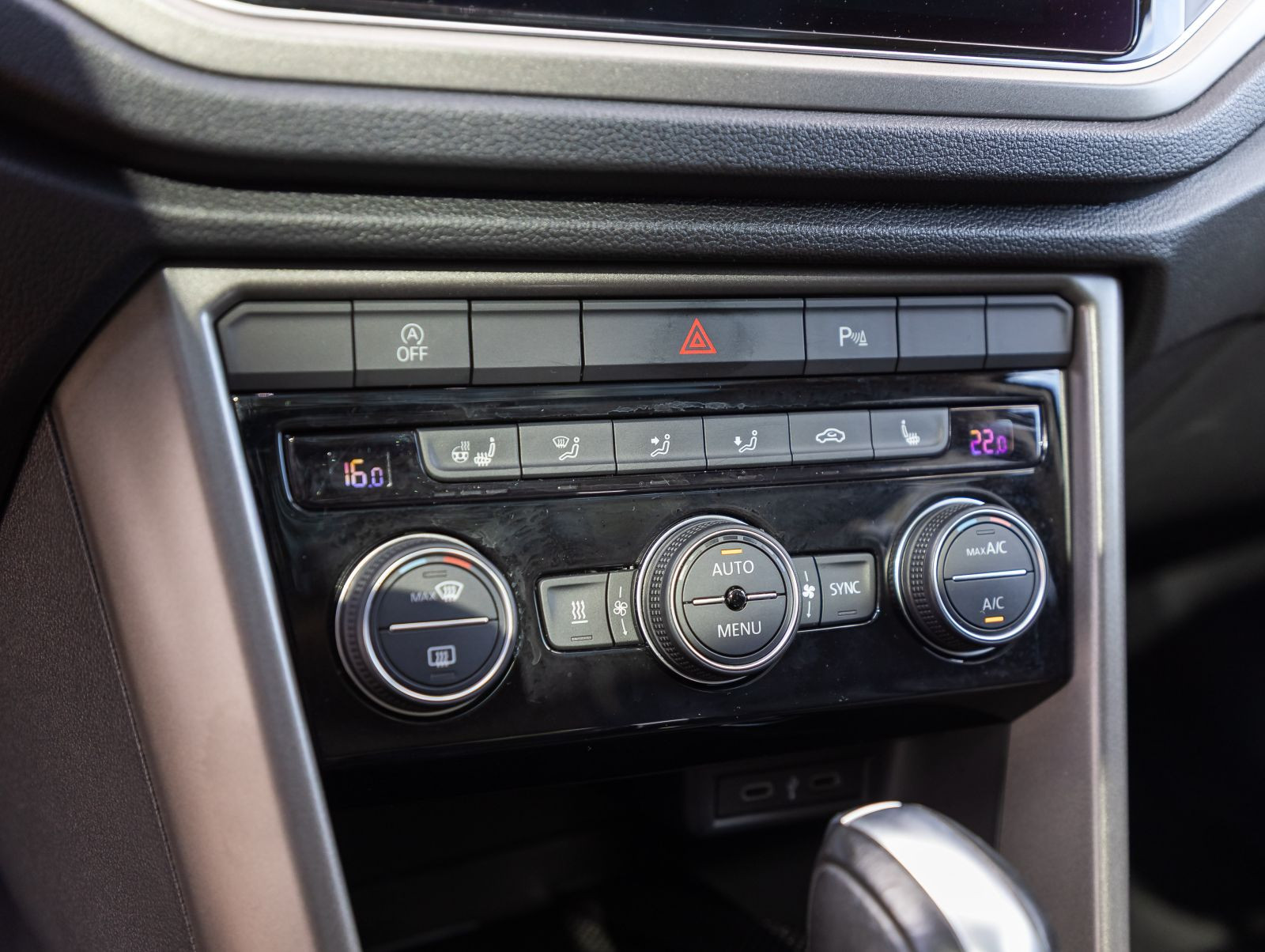 Volkswagen T-Roc 1.5 TSI DSG Style LED AHK ACC Standhzg