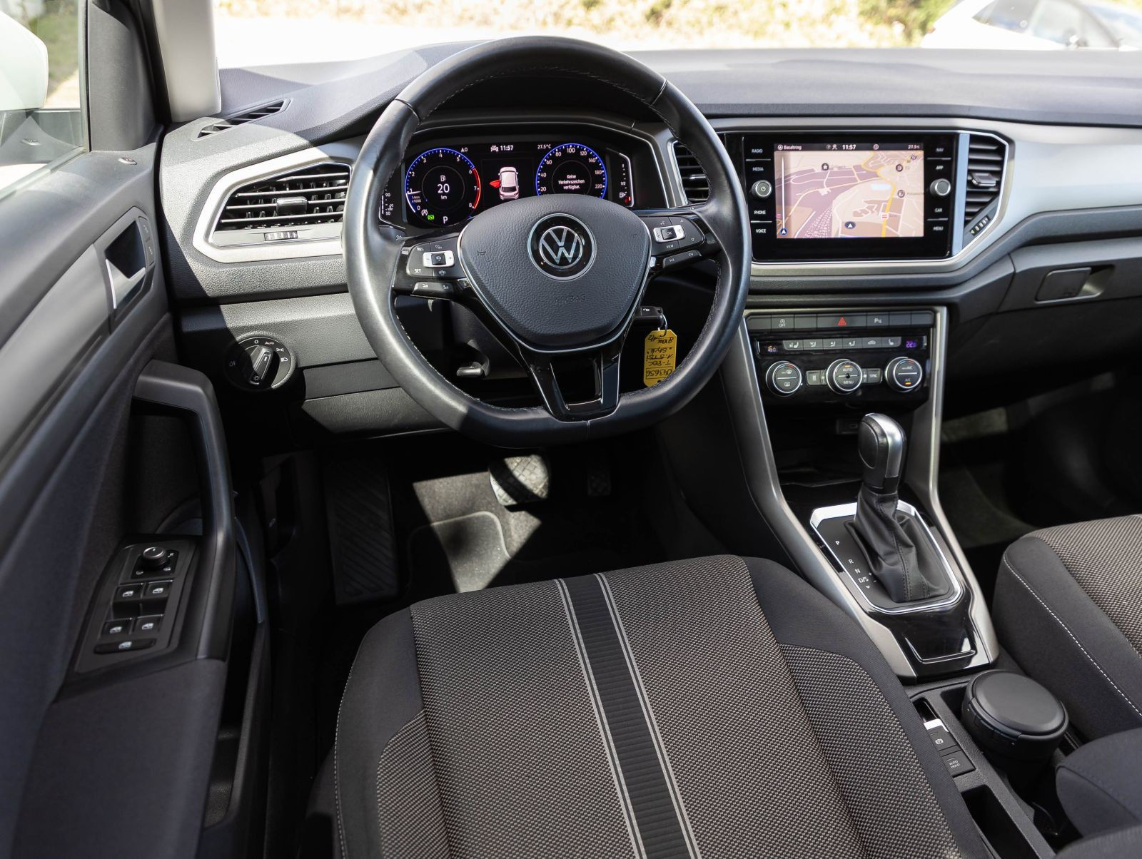Volkswagen T-Roc 1.5 TSI DSG Style LED AHK ACC Standhzg