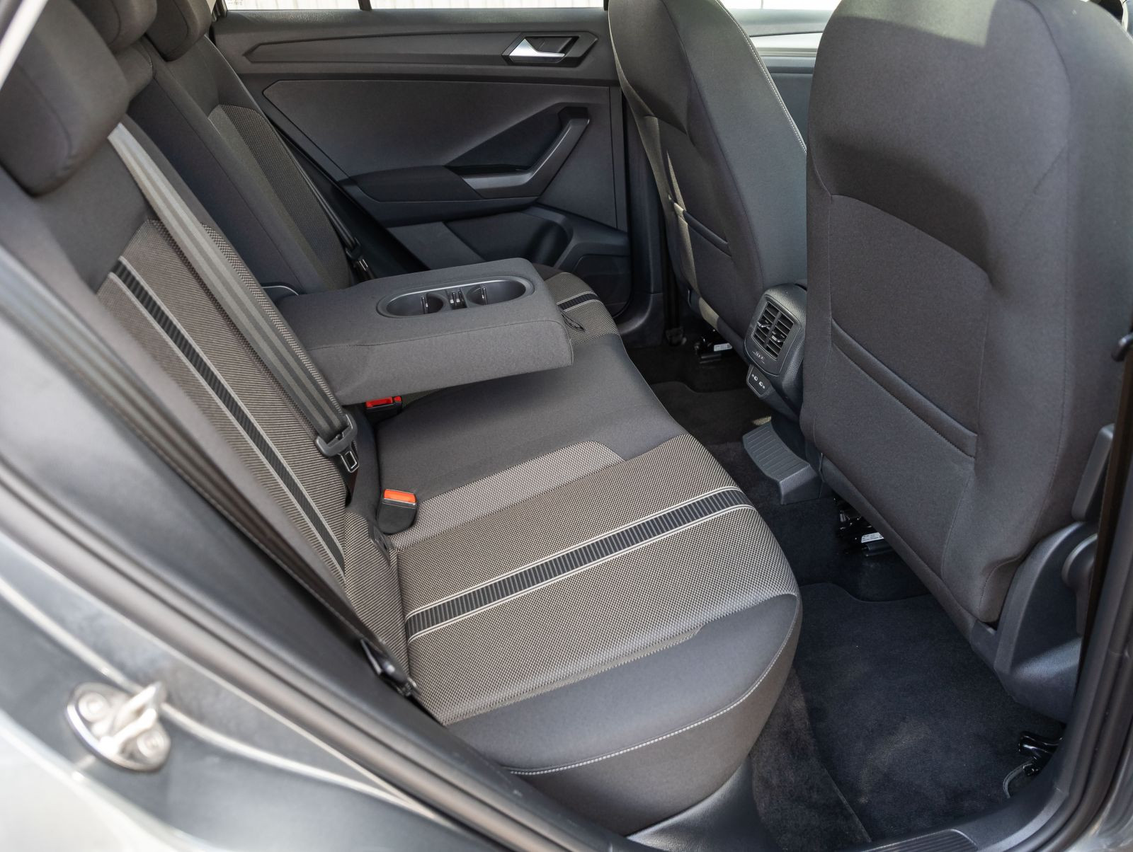 Volkswagen T-Roc 1.5 TSI DSG Style LED AHK ACC Standhzg