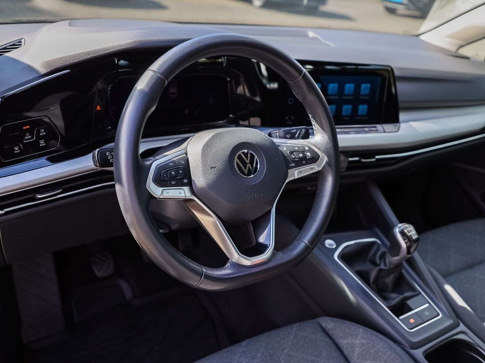 Volkswagen Golf VIII Variant 1.0 TSI Life, Navi, LED, App-Connect, Klima