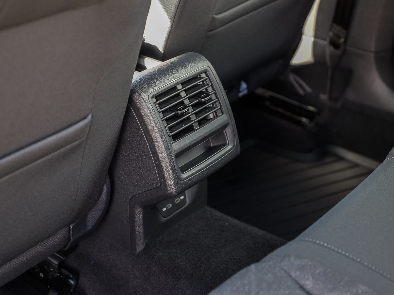 Volkswagen Golf VIII Variant 1.0 TSI Life, Navi, LED, App-Connect, Klima
