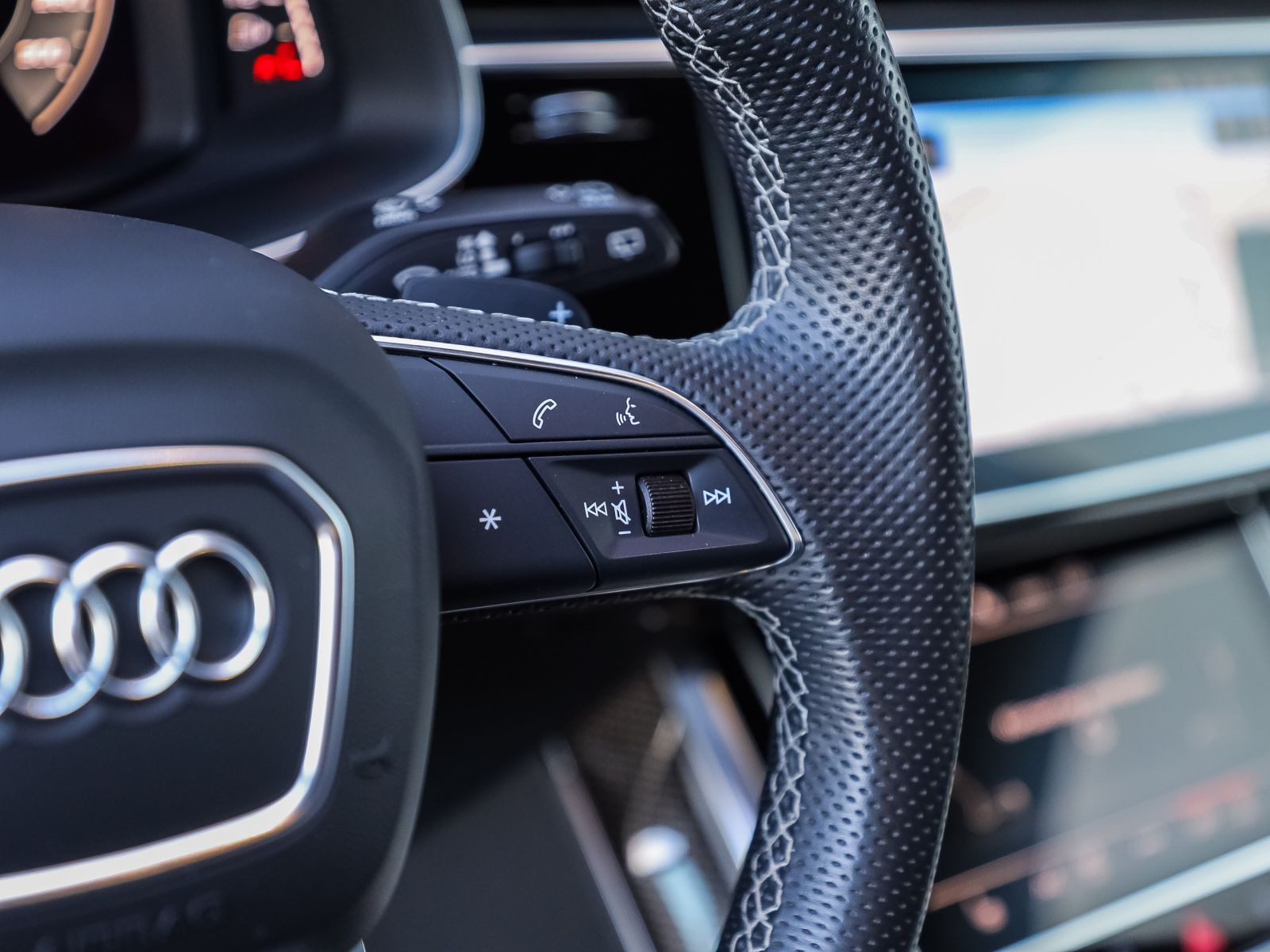 Audi Q7 S line 50TDI qu Navi Matrix AIR GRA EPH DAB AHK