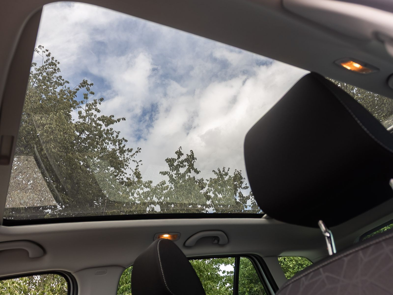 Skoda Fabia Combi Clever 1,0l TSI LED GRA Sitzhzg Car Play