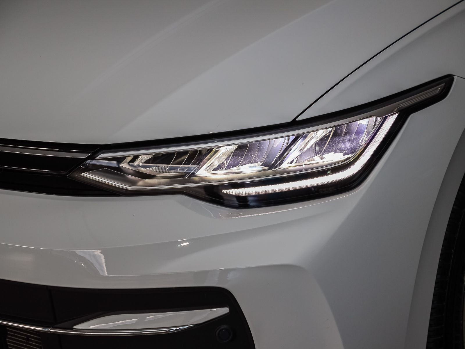 Volkswagen Golf VIII 1.5 eTSI DSG ENERGY, Navi, LED, Rückfahrkamera, App-Connect