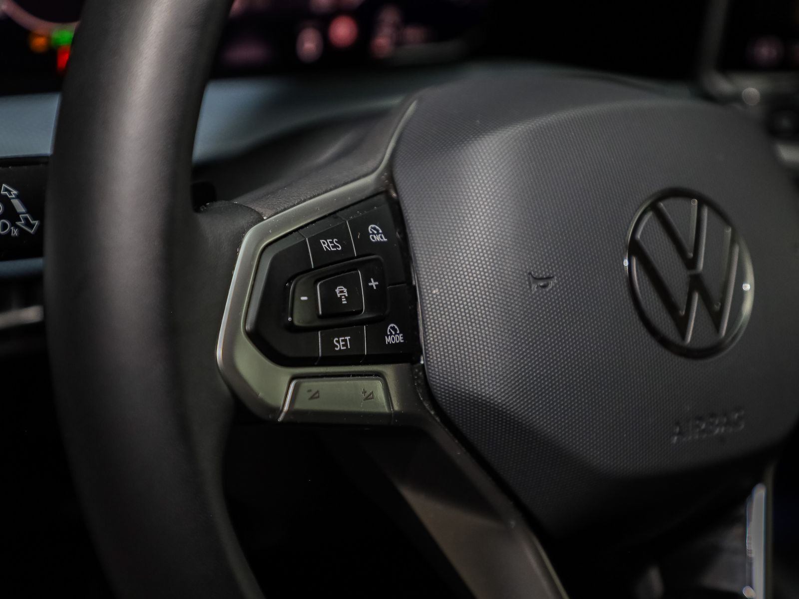 Volkswagen Golf VIII 1.5 eTSI DSG ENERGY, Navi, LED, Rückfahrkamera, App-Connect