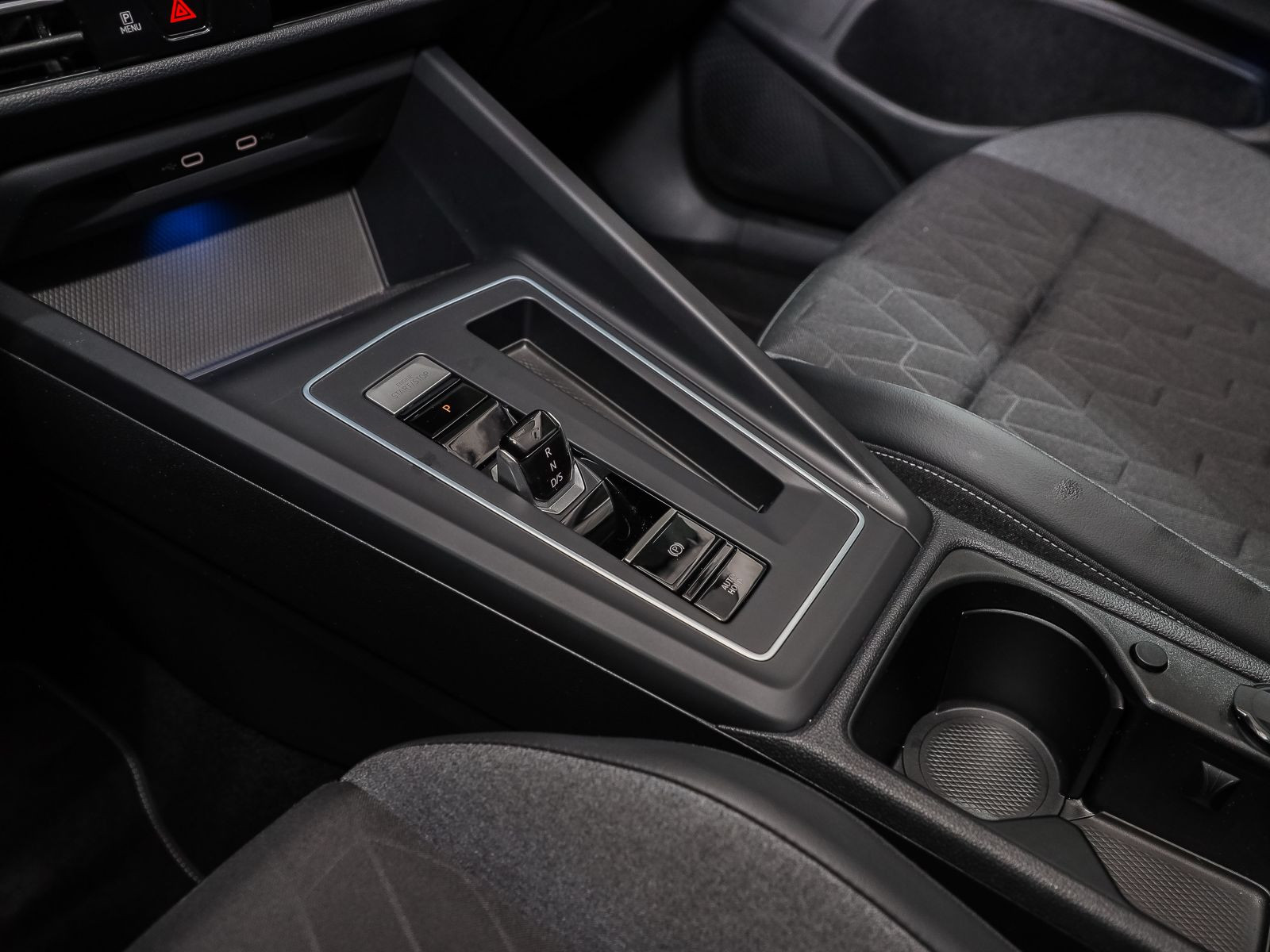 Volkswagen Golf VIII 1.5 eTSI DSG ENERGY, Navi, LED, Rückfahrkamera, App-Connect