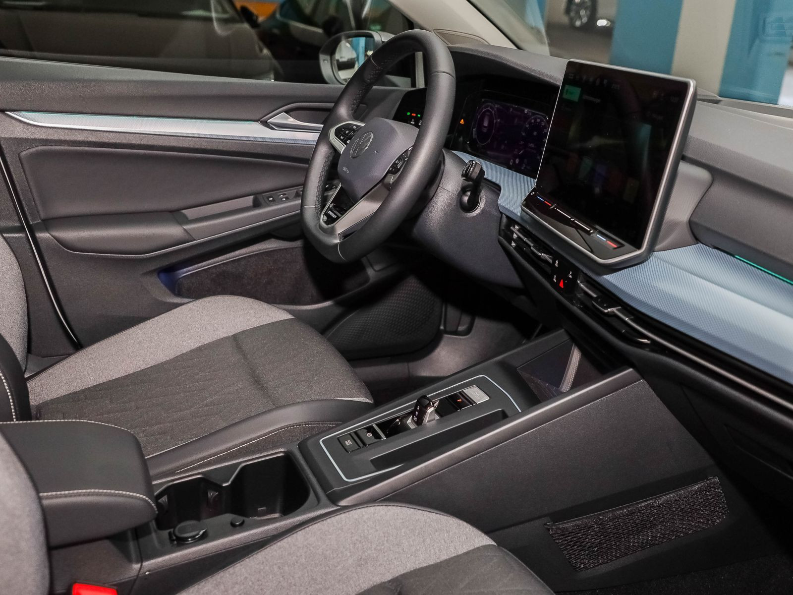 Volkswagen Golf VIII 1.5 eTSI DSG ENERGY, Navi, LED, Rückfahrkamera, App-Connect