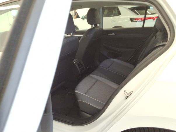 Volkswagen Golf VIII 1.5 eTSI DSG ENERGY, Navi, LED, Rückfahrkamera, App-Connect