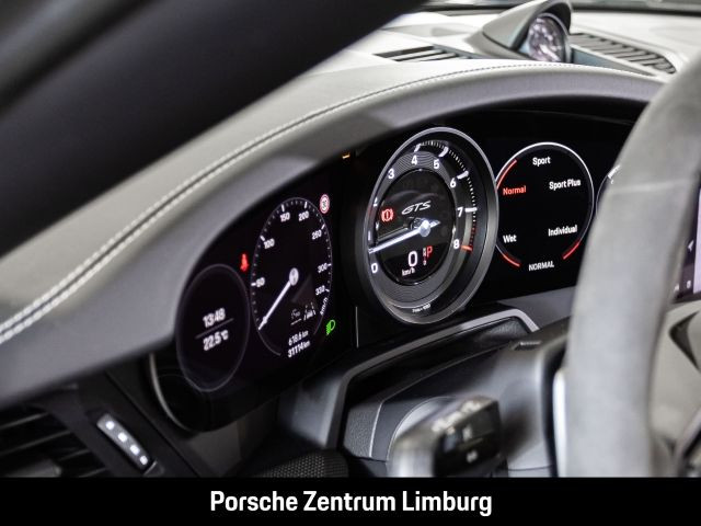 Porsche 992 911 Carrera 4 GTS Cabriolet InnoDrive PDCC