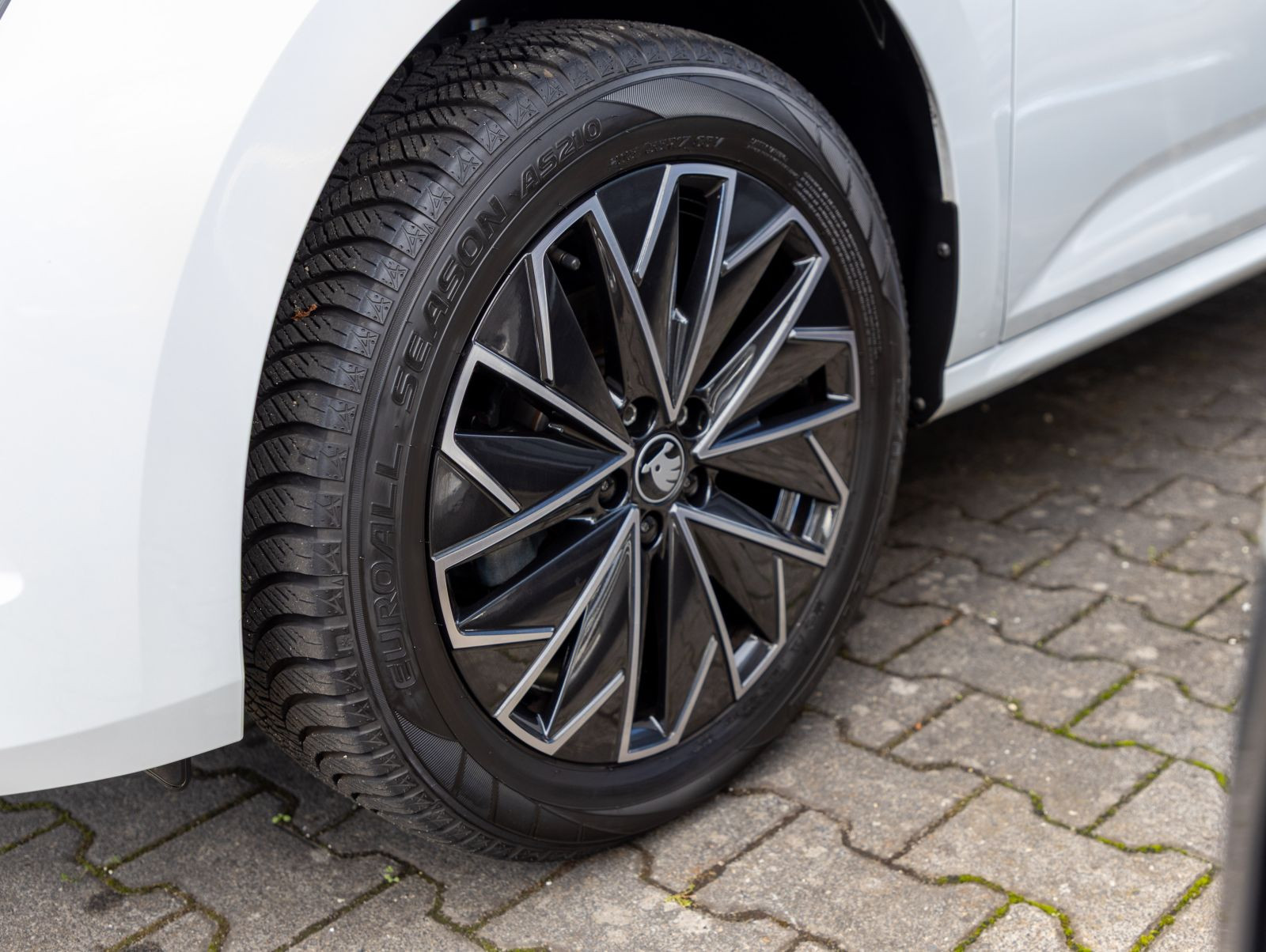 Skoda Kamiq Tour 1.5 TSI DSG EPH GRA LED Sitzhzg