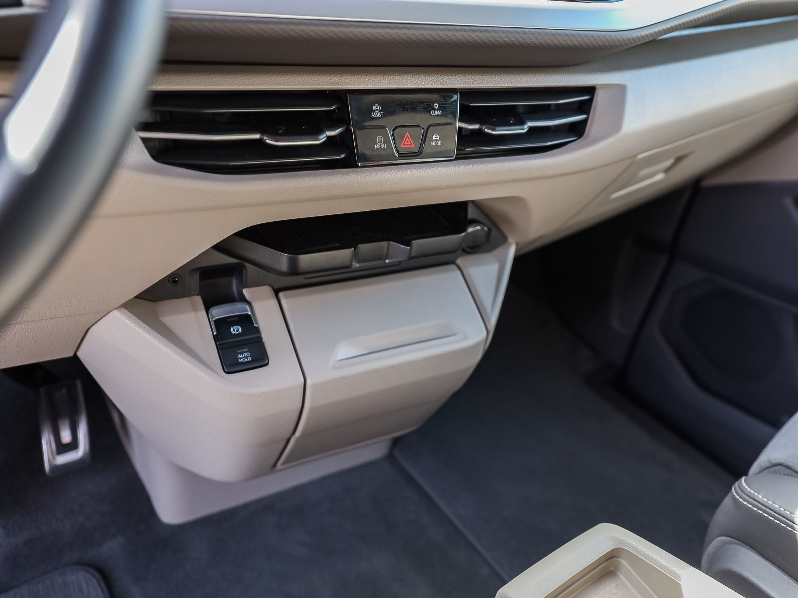 Volkswagen T7 Multivan Life 2.0 TDI DSG Navi AHK Panorama