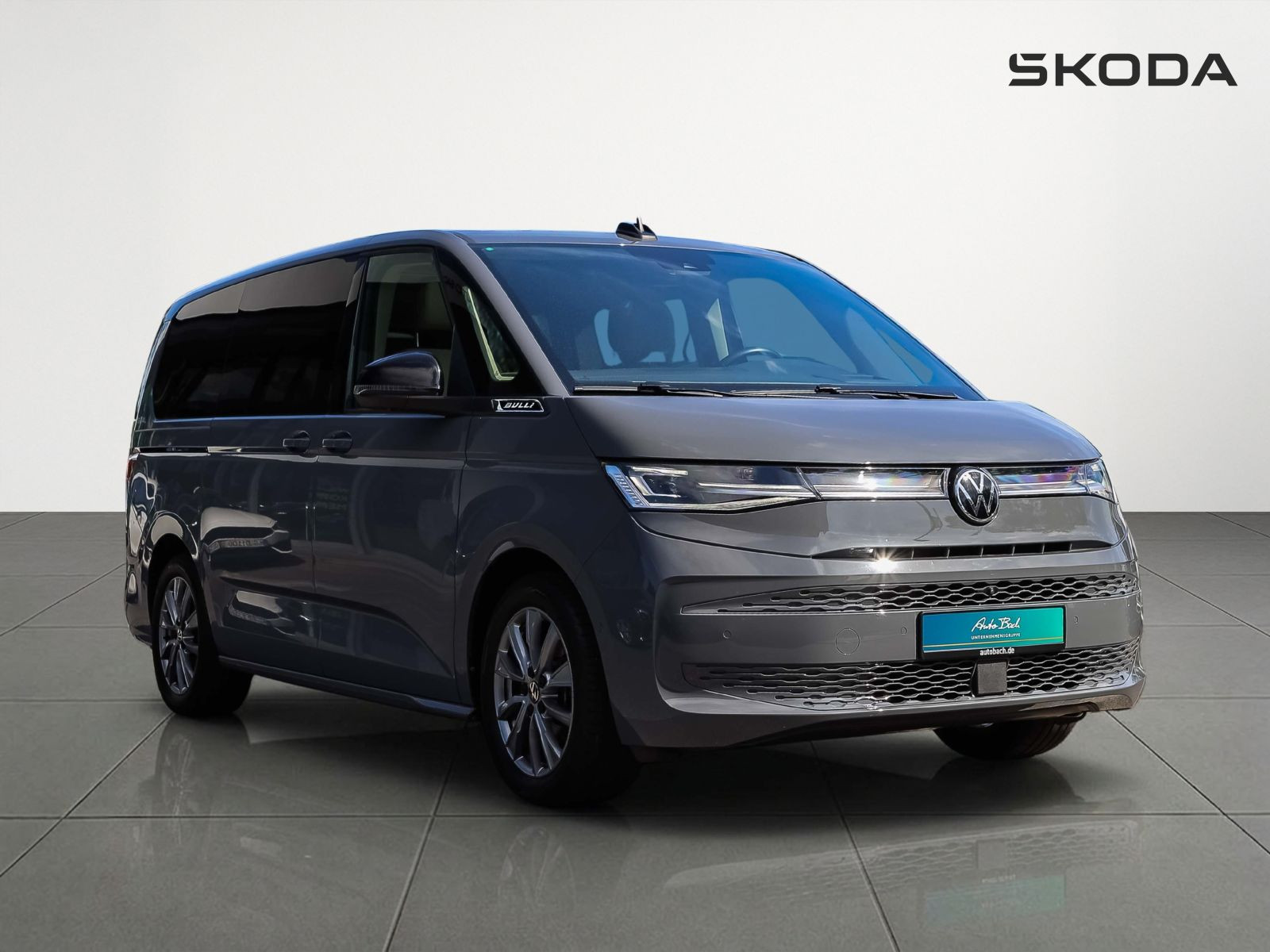 Volkswagen T7 Multivan Life 2.0 TDI DSG Navi AHK Panorama