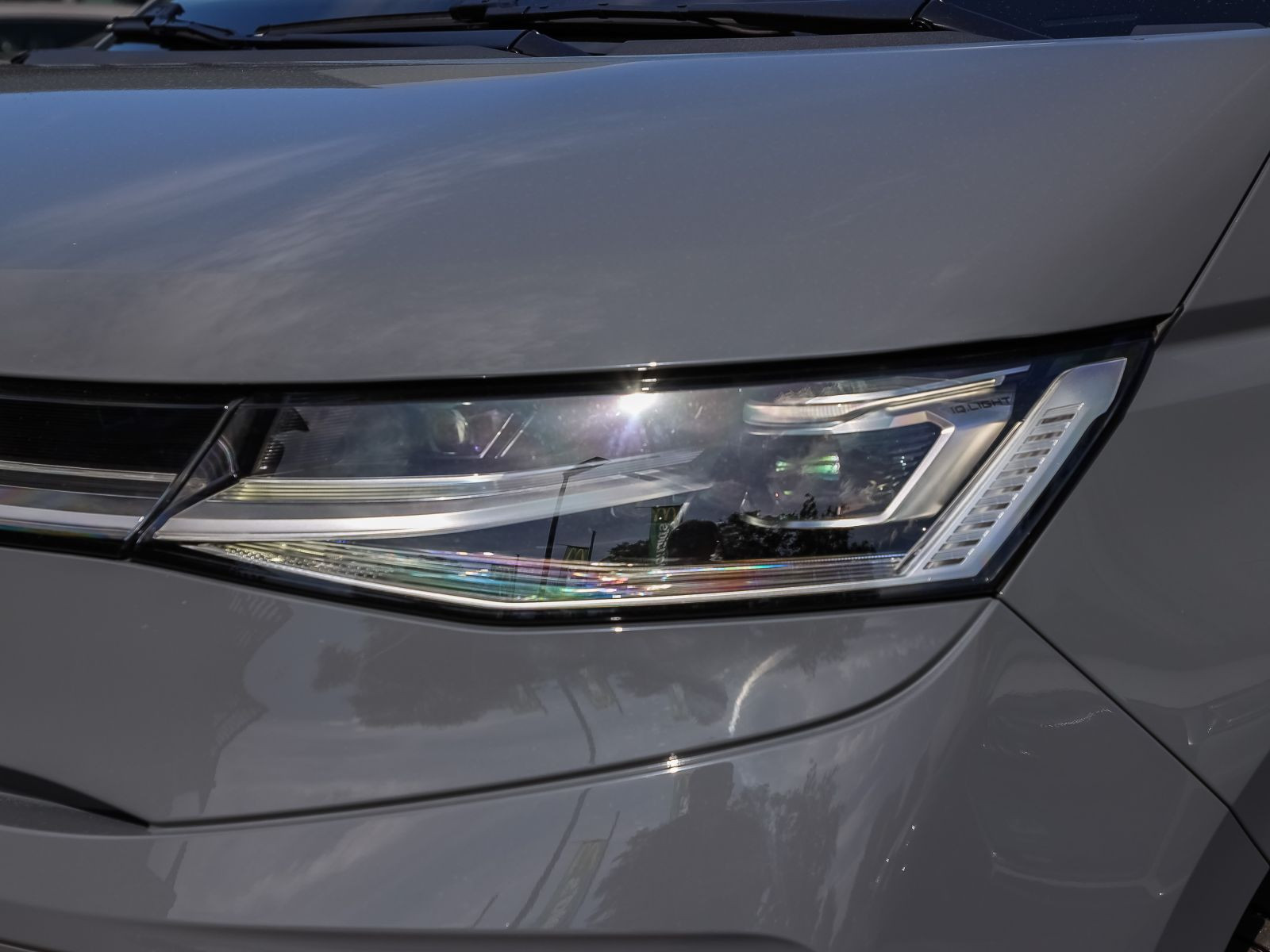 Volkswagen T7 Multivan Life 2.0 TDI DSG Navi AHK Panorama