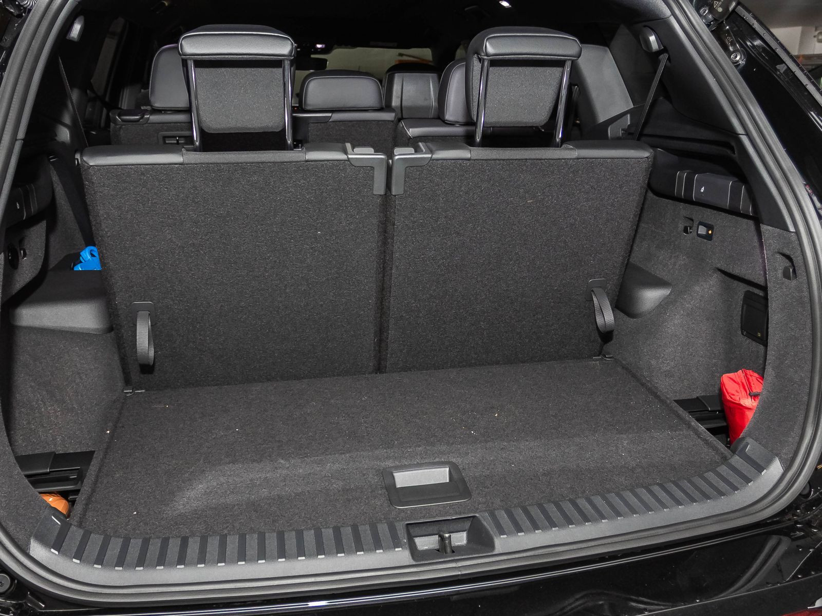 Volkswagen Tayron 2.0 TDI DSG R-Line Black Style, Standheizung, Panoramadach, Soundsystem