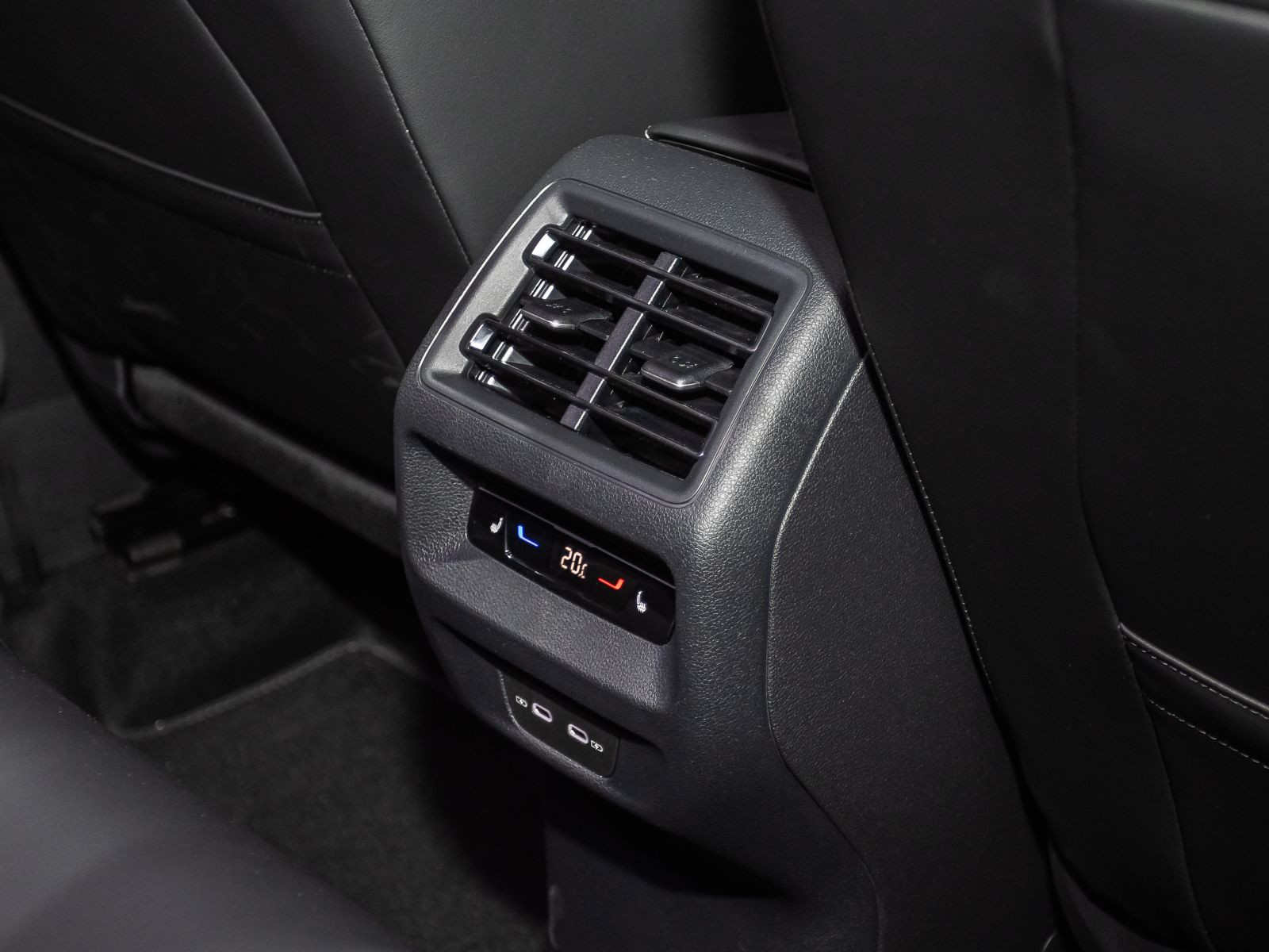 Volkswagen Tayron 2.0 TDI DSG R-Line Black Style, Standheizung, Panoramadach, Soundsystem