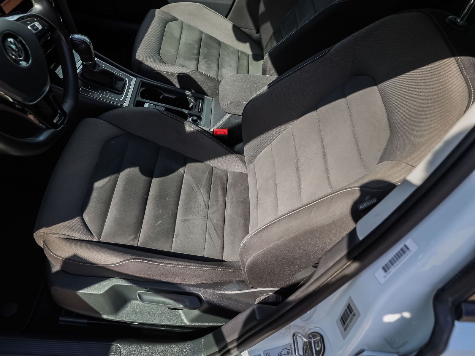 Volkswagen Golf VII 1.5 TSI DSG R-Line, Navi, LED, Rückfahrkamera, Parkpilot