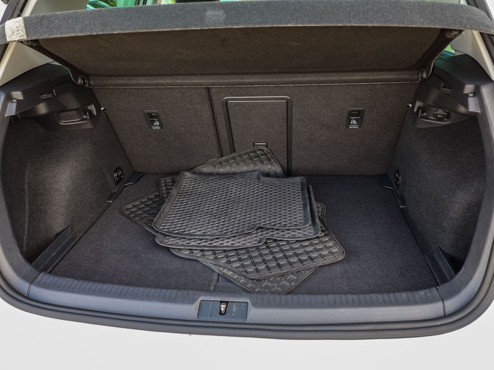 Volkswagen Golf VII 1.5 TSI DSG R-Line, Navi, LED, Rückfahrkamera, Parkpilot