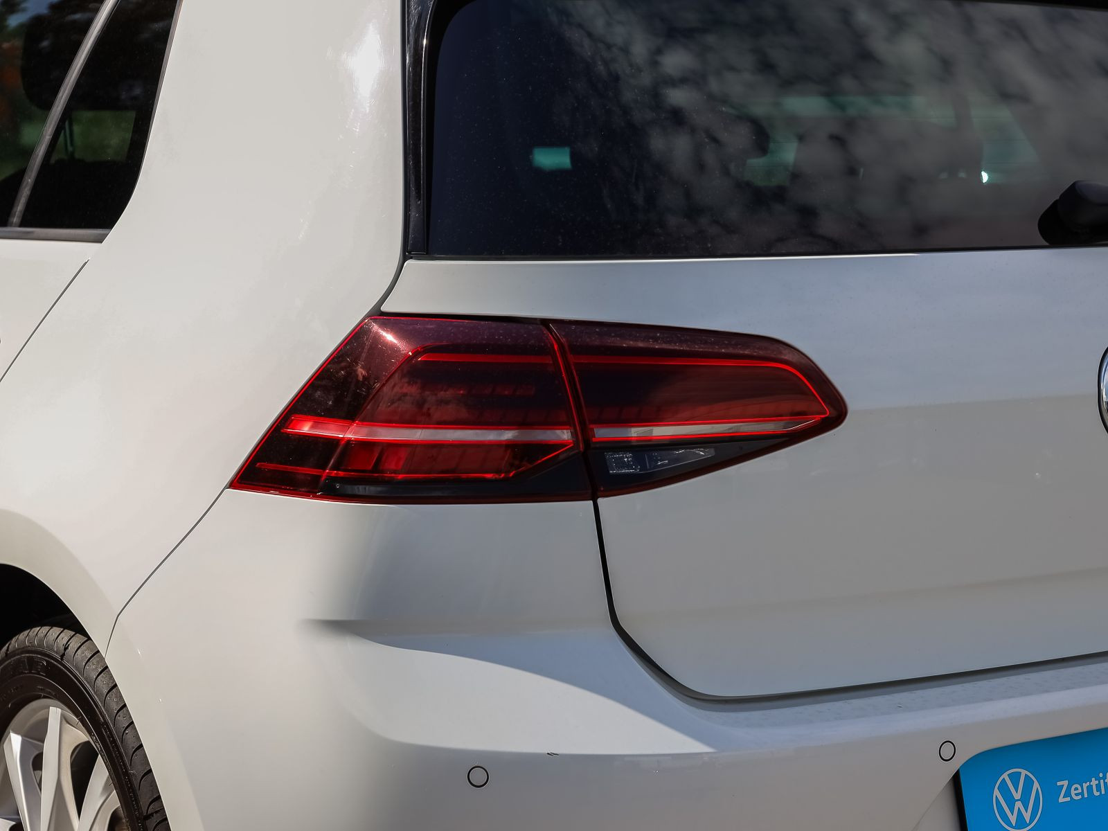 Volkswagen Golf VII 1.5 TSI DSG R-Line, Navi, LED, Rückfahrkamera, Parkpilot