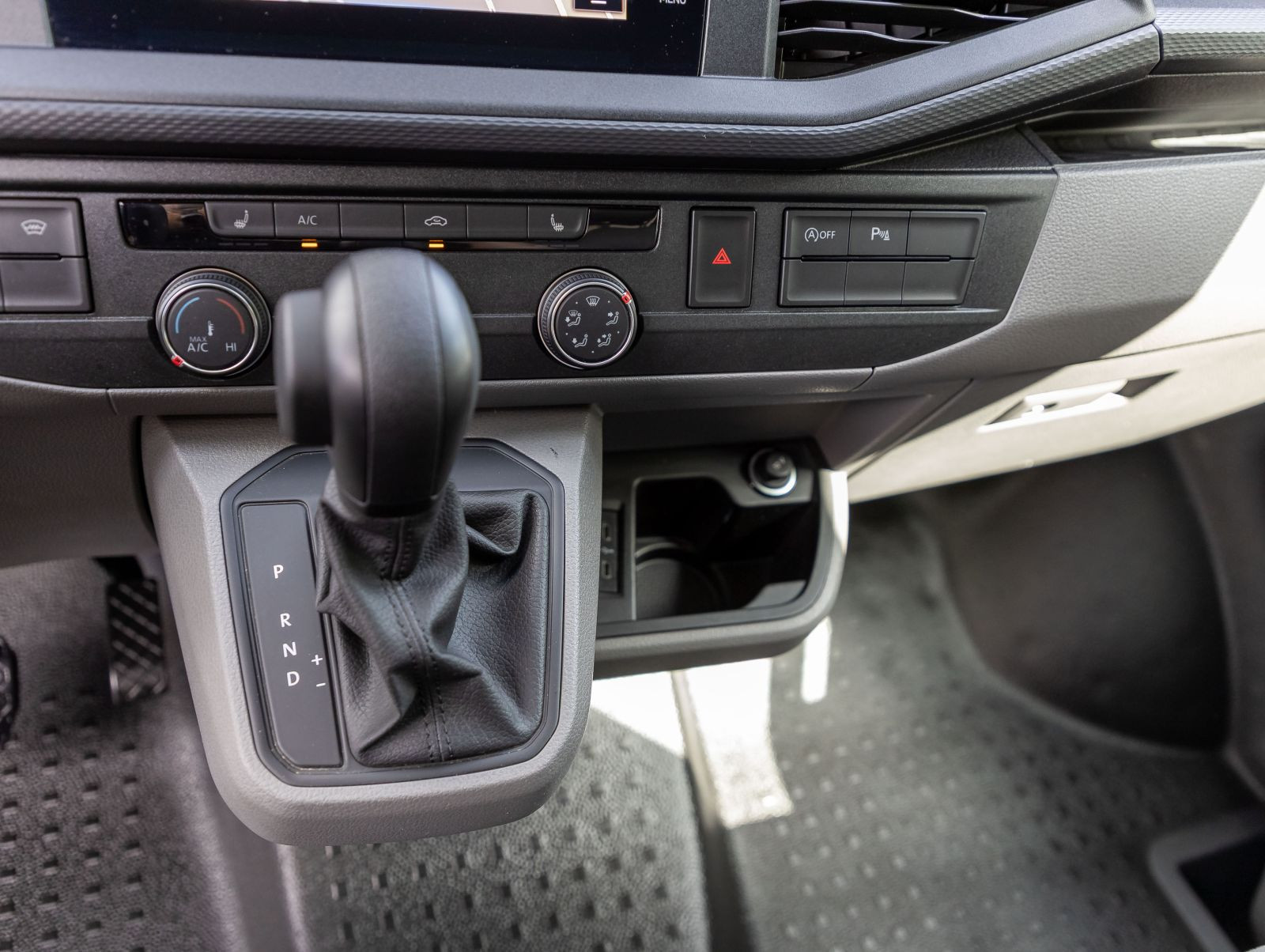 Volkswagen T6.1 Kasten 2.0 TDI DSG 4-Motion kurzer Radstand, Navi, LED, Rückfahrkamera