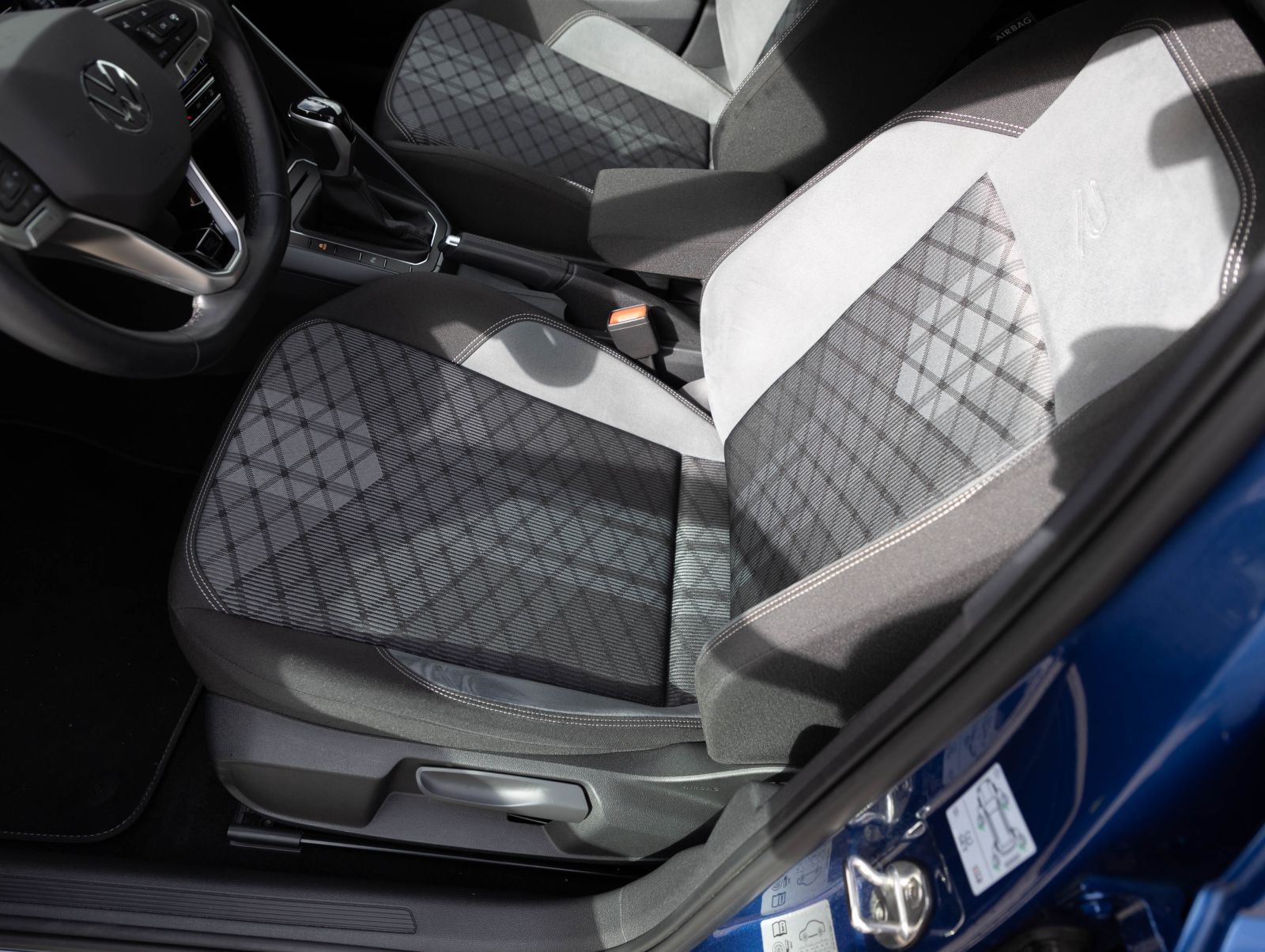 Volkswagen Polo 1.0 TSI DSG R-Line, Panoramadach, LED-Matrix, Navi, Rückfahrkamera