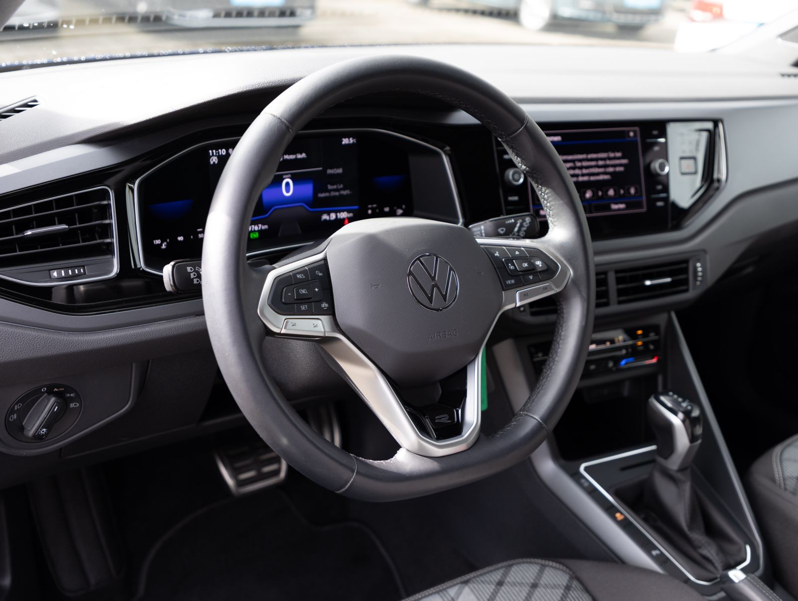 Volkswagen Polo 1.0 TSI DSG R-Line, Panoramadach, LED-Matrix, Navi, Rückfahrkamera