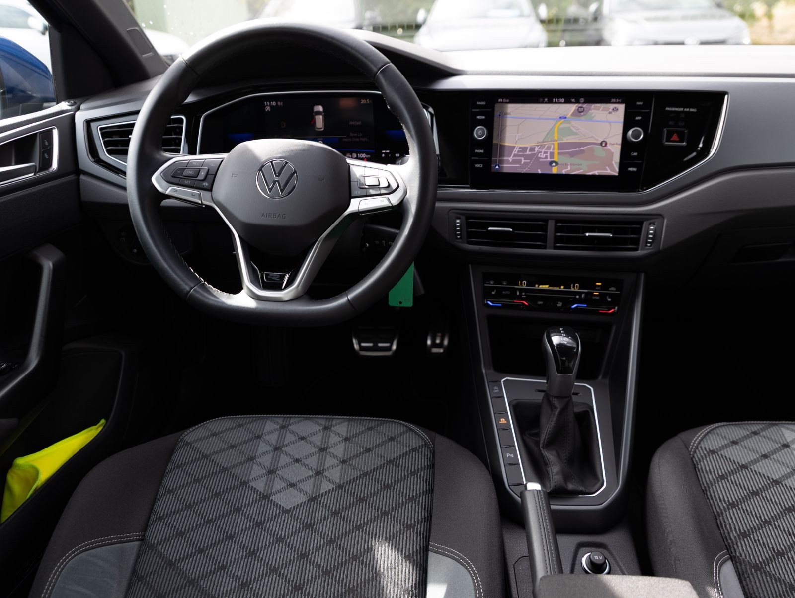Volkswagen Polo 1.0 TSI DSG R-Line, Panoramadach, LED-Matrix, Navi, Rückfahrkamera