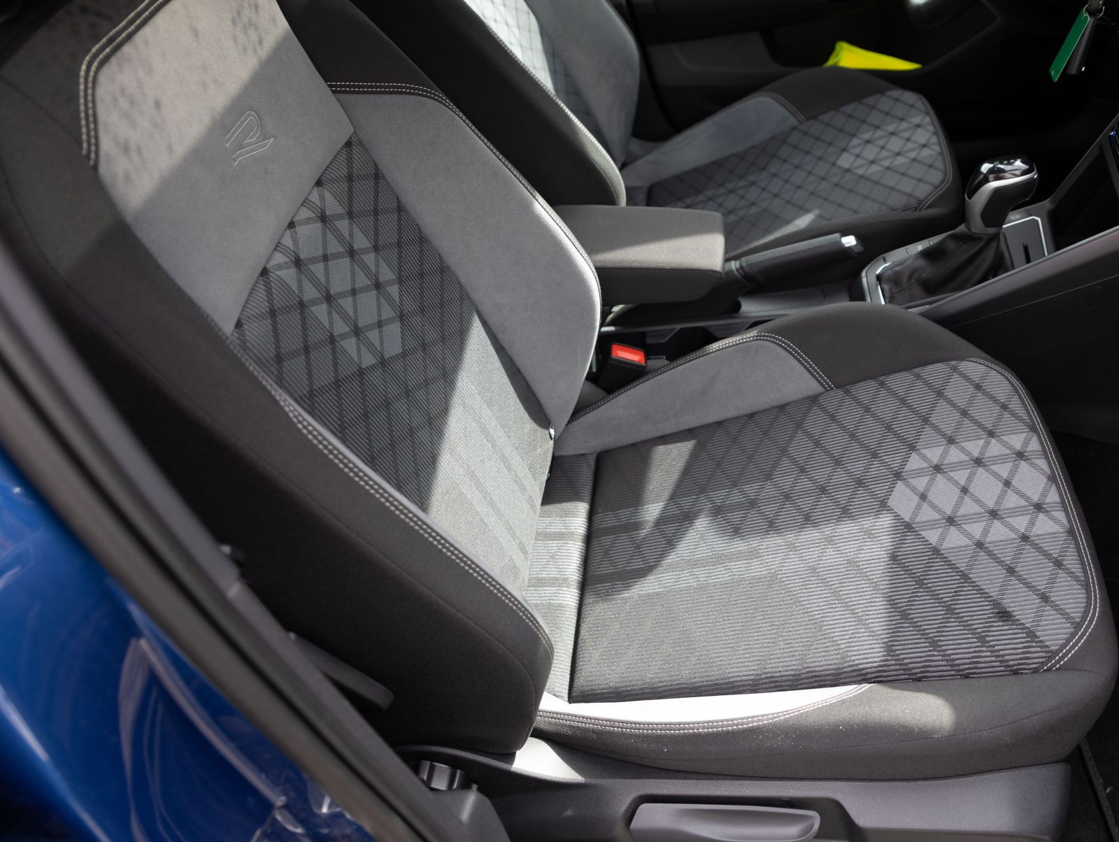 Volkswagen Polo 1.0 TSI DSG R-Line, Panoramadach, LED-Matrix, Navi, Rückfahrkamera