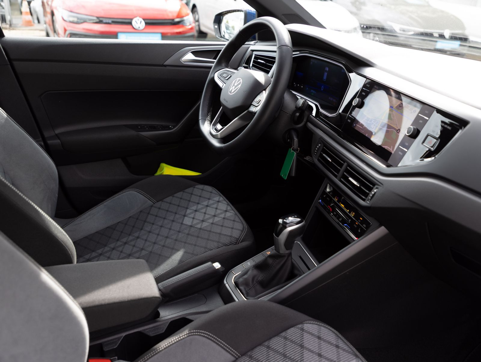 Volkswagen Polo 1.0 TSI DSG R-Line, Panoramadach, LED-Matrix, Navi, Rückfahrkamera