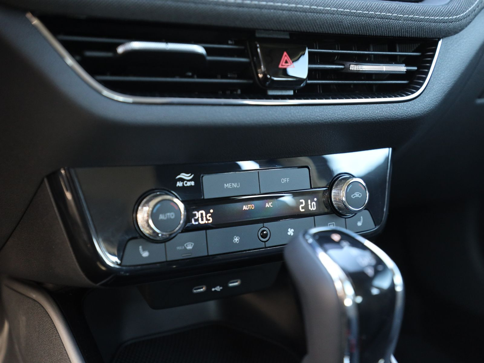 Skoda Fabia Selection 1.5 TSI DSG EPH LED Navi Sitzhzg