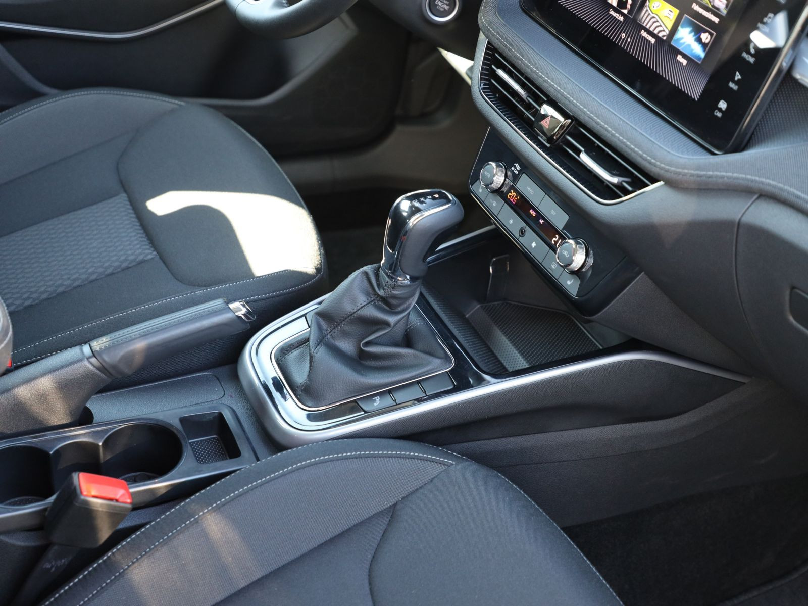 Skoda Fabia Selection 1.5 TSI DSG EPH LED Navi Sitzhzg