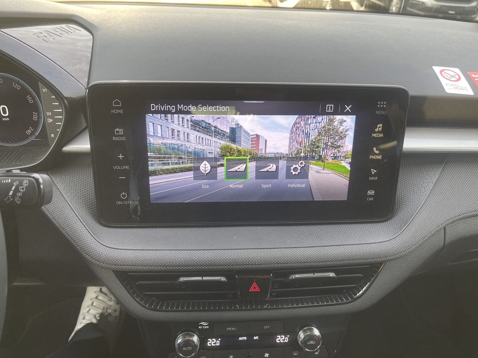 Skoda Fabia Tour 1.0 TSI DSG EPH GRA Navi LED Car Play