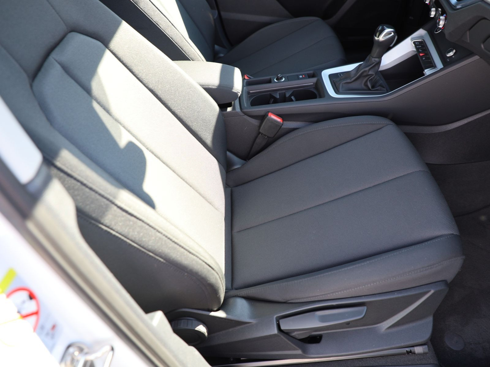Audi Q3 45TFSIe Stronic Navi LED GRA EPH DAB Carplay
