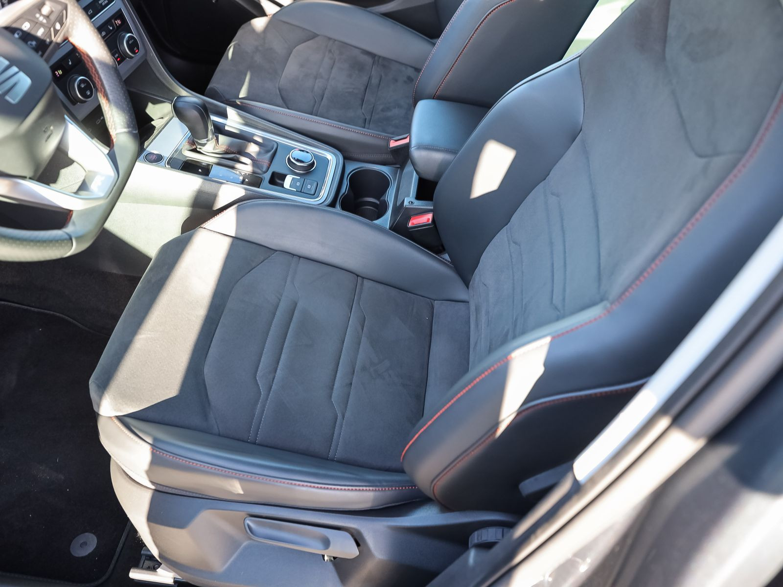 Seat Ateca FR 2.0TDI DSG Navi LED ACC EPH CarPlay AHK