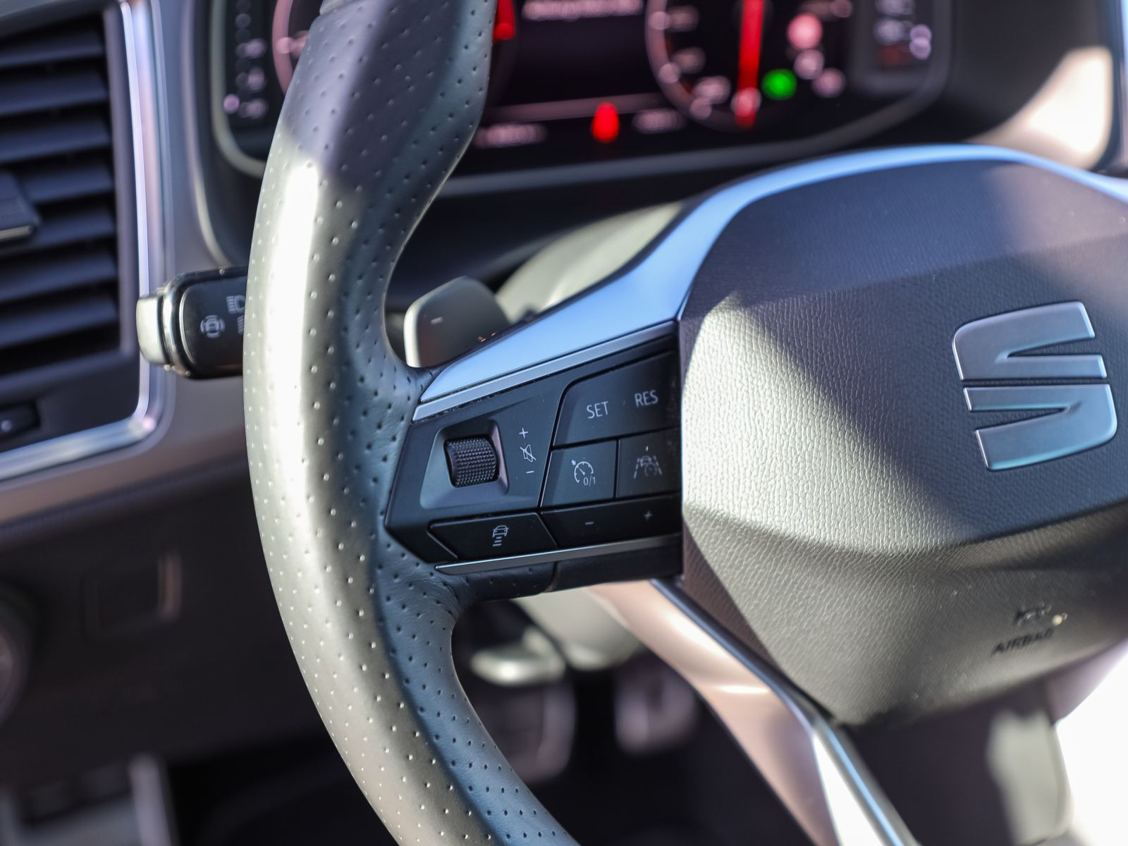 Seat Ateca FR 2.0TDI DSG Navi LED ACC EPH CarPlay AHK