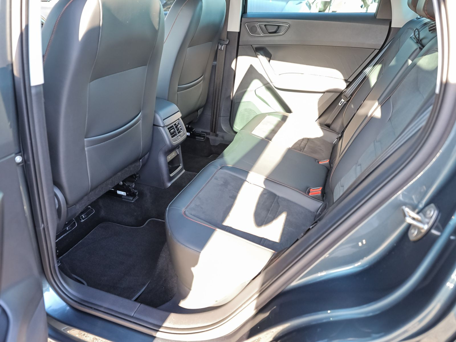 Seat Ateca FR 2.0TDI DSG Navi LED ACC EPH CarPlay AHK