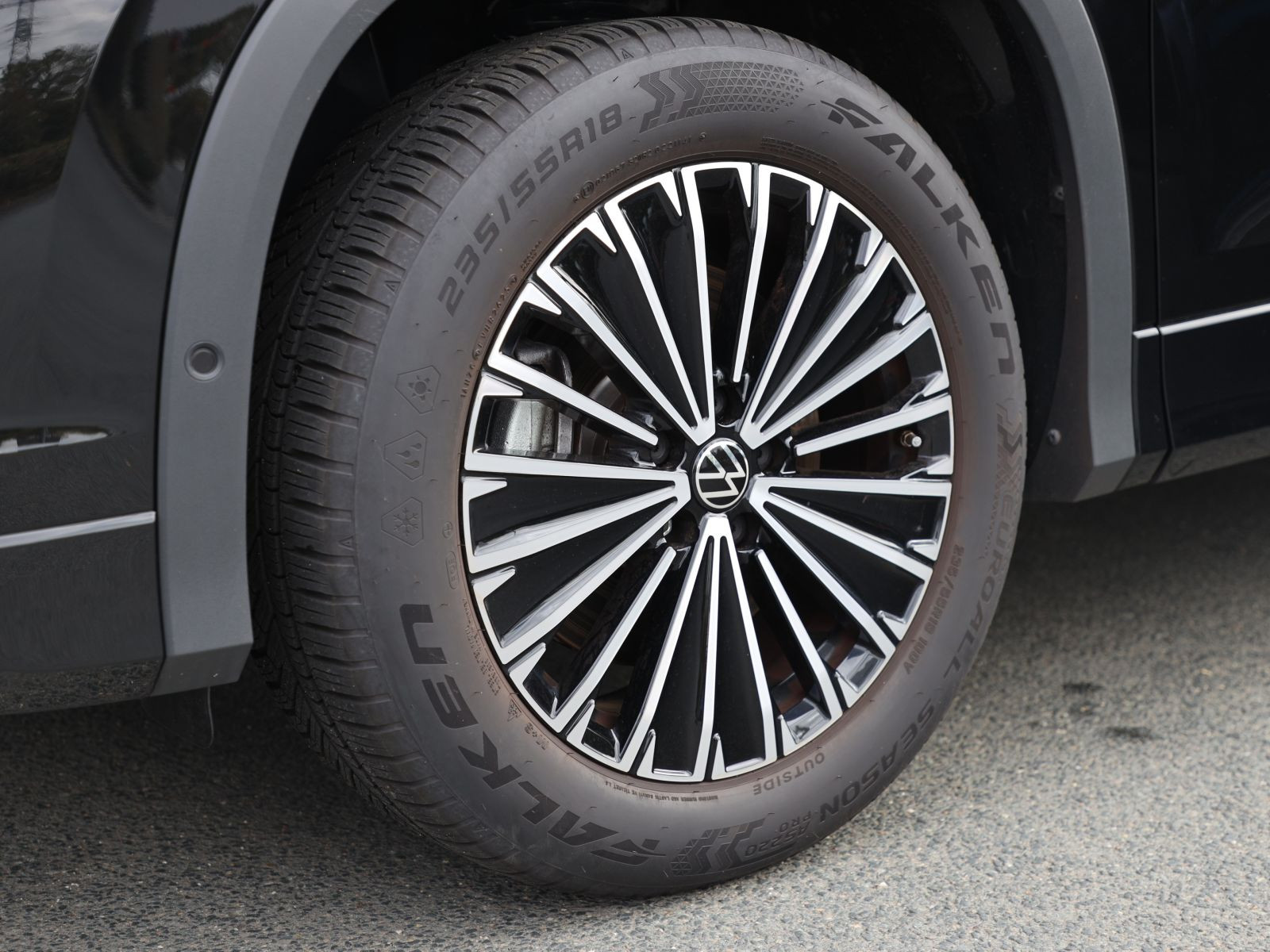 Volkswagen Tayron Life 1.5 eTSI DSG, AHK, Standheizung, Soundsystem, Navi, LED