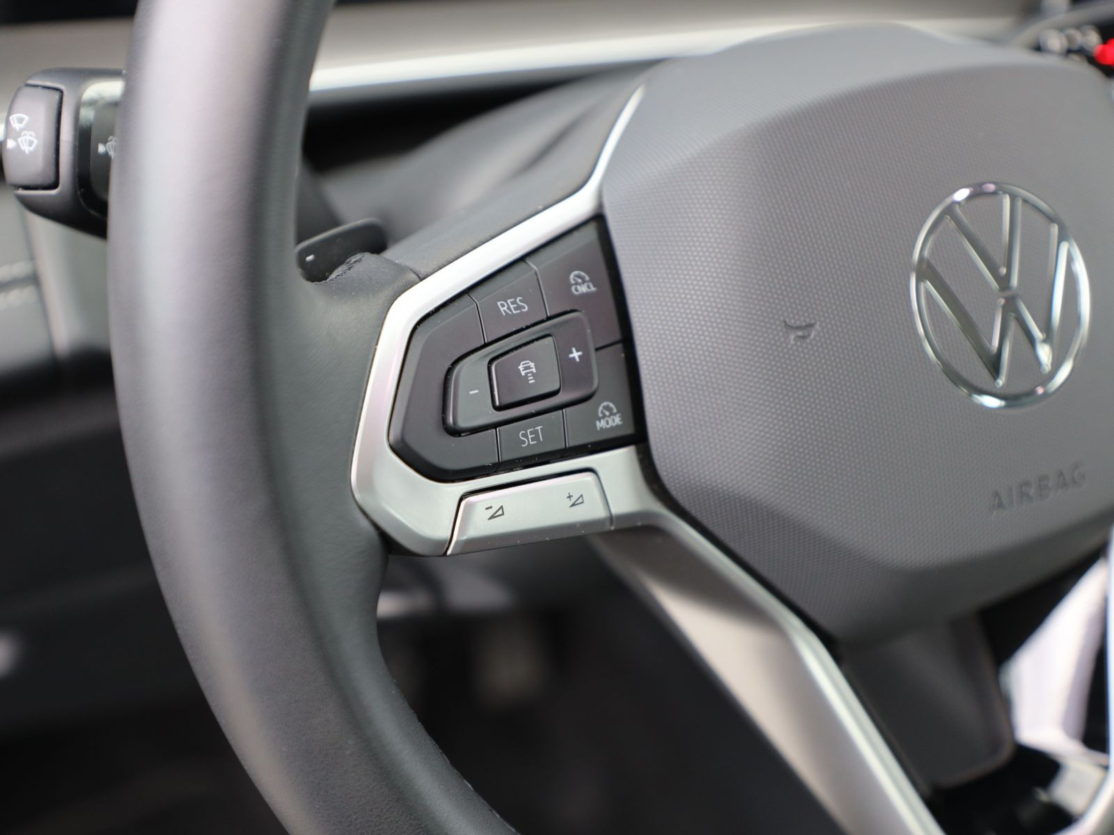 Volkswagen Tayron Life 1.5 eTSI DSG, AHK, Standheizung, Soundsystem, Navi, LED
