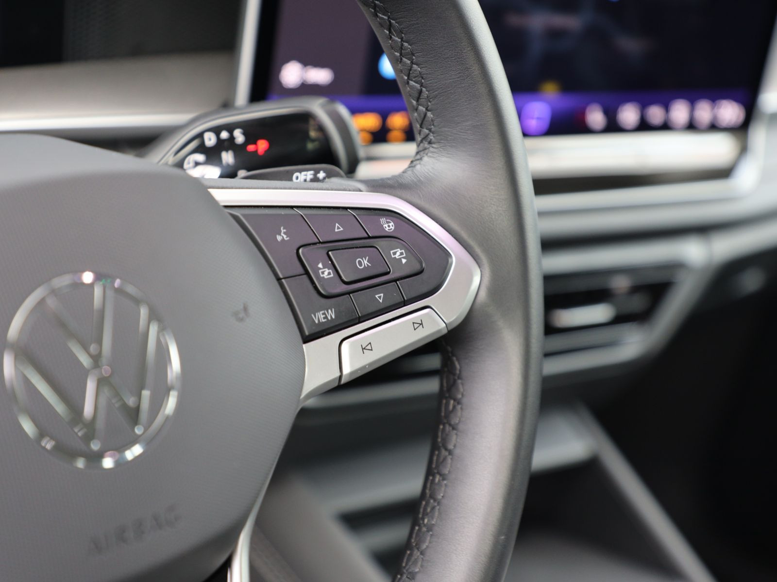 Volkswagen Tayron Life 1.5 eTSI DSG, AHK, Standheizung, Soundsystem, Navi, LED
