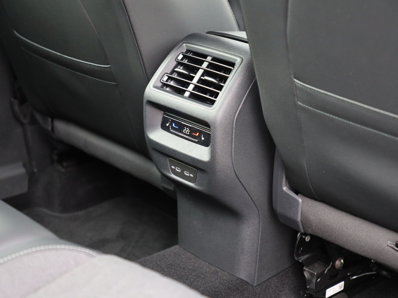 Volkswagen Tayron Life 1.5 eTSI DSG, AHK, Standheizung, Soundsystem, Navi, LED