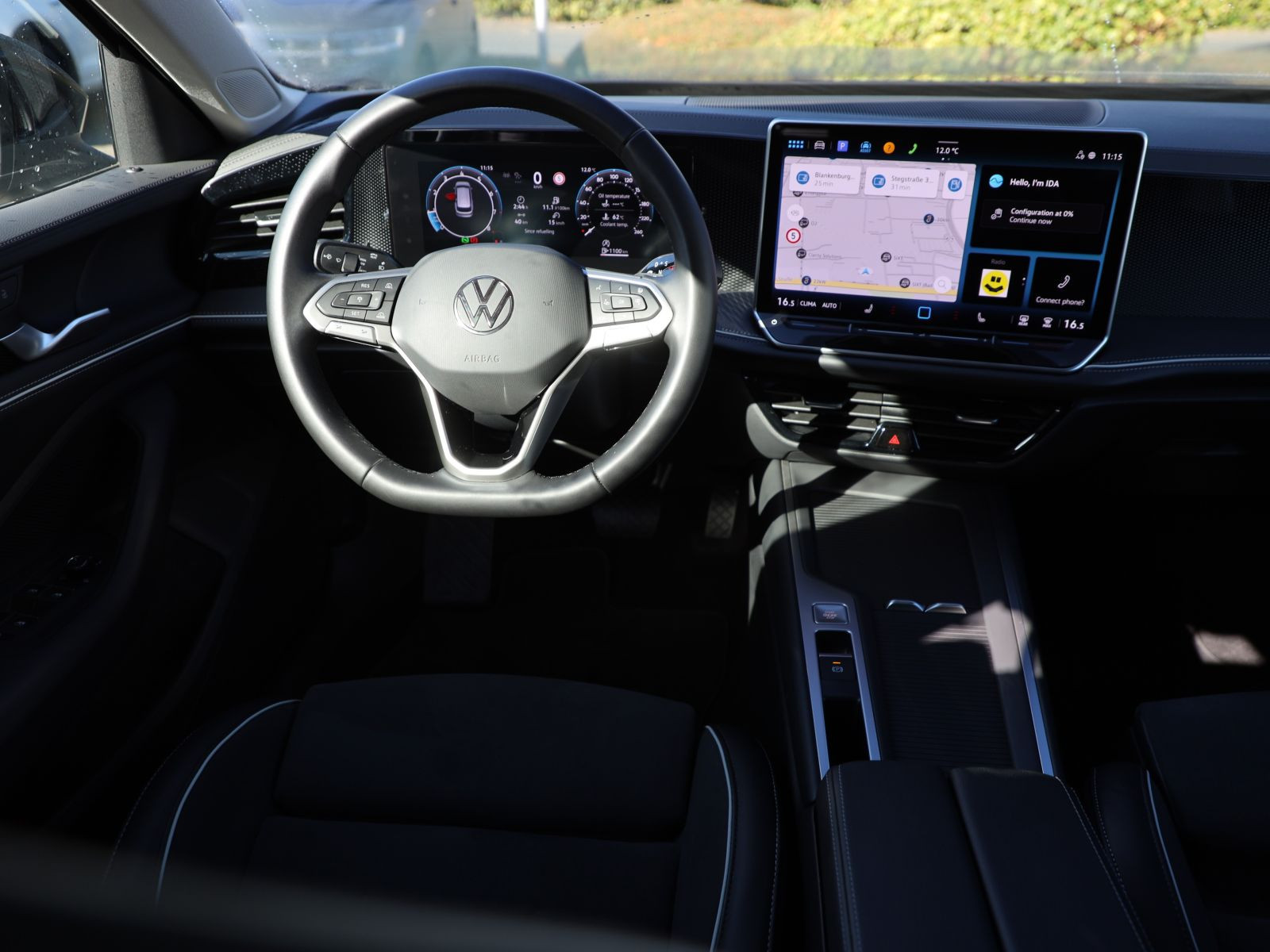 Volkswagen Passat Variant 1.5 eTSI DSG Business, Navi, LED, AHK, Area View inkl. Rückfahrkamera