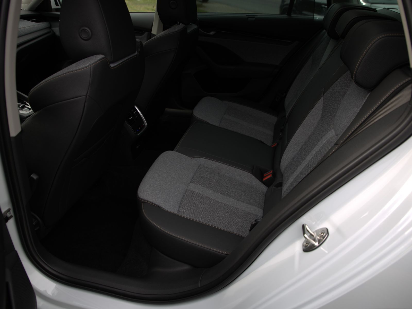 Skoda Octavia Combi Tour 2.0 TDI Navi Matrix HUD ACC