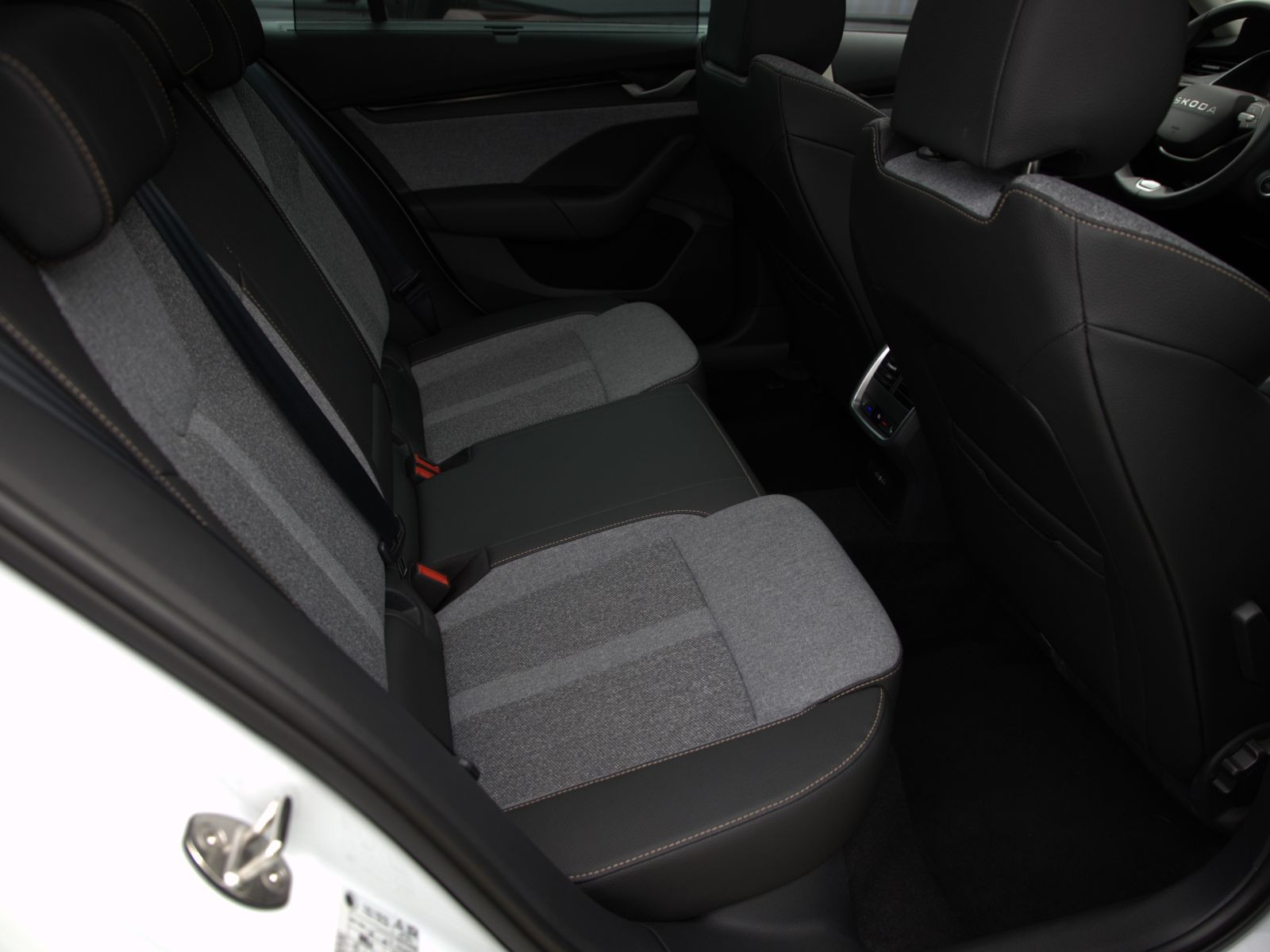 Skoda Octavia Combi Tour 2.0 TDI Navi Matrix HUD ACC