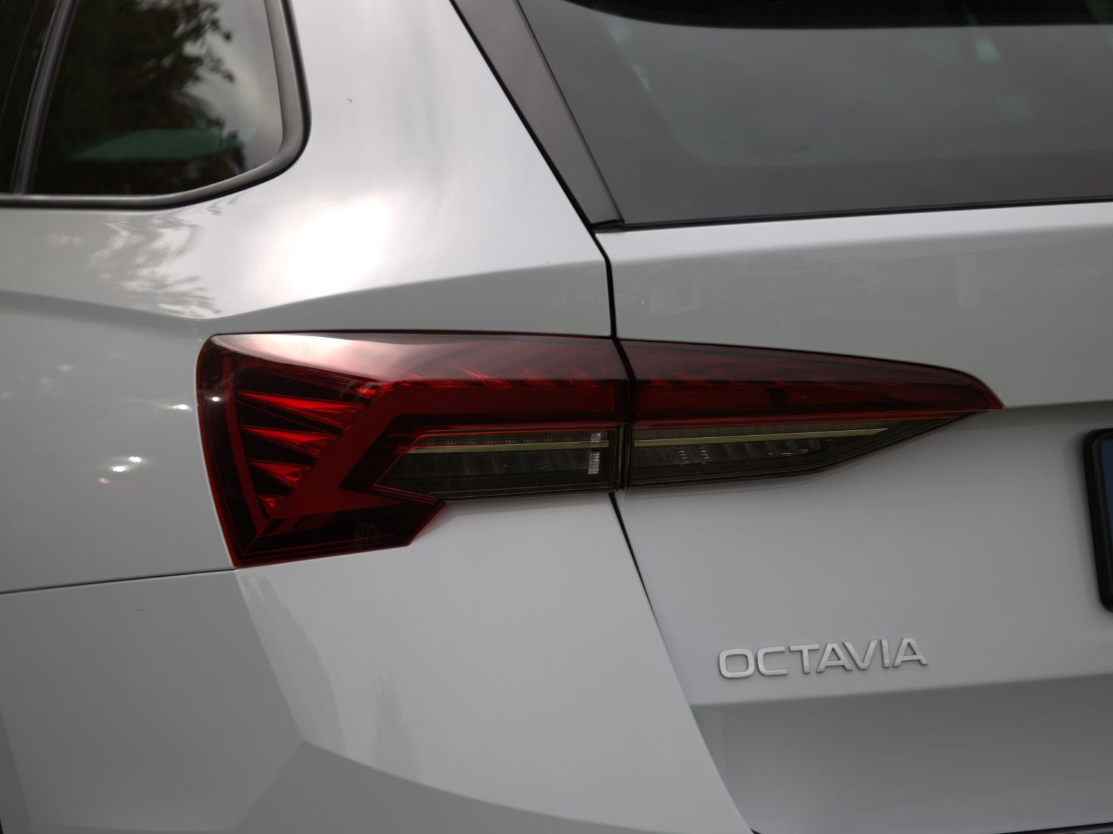 Skoda Octavia Combi Tour 2.0 TDI Navi Matrix HUD ACC