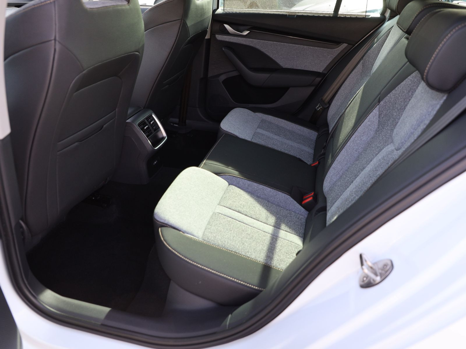 Skoda Octavia Combi Selection 1.5 TSI eTec Navi LED