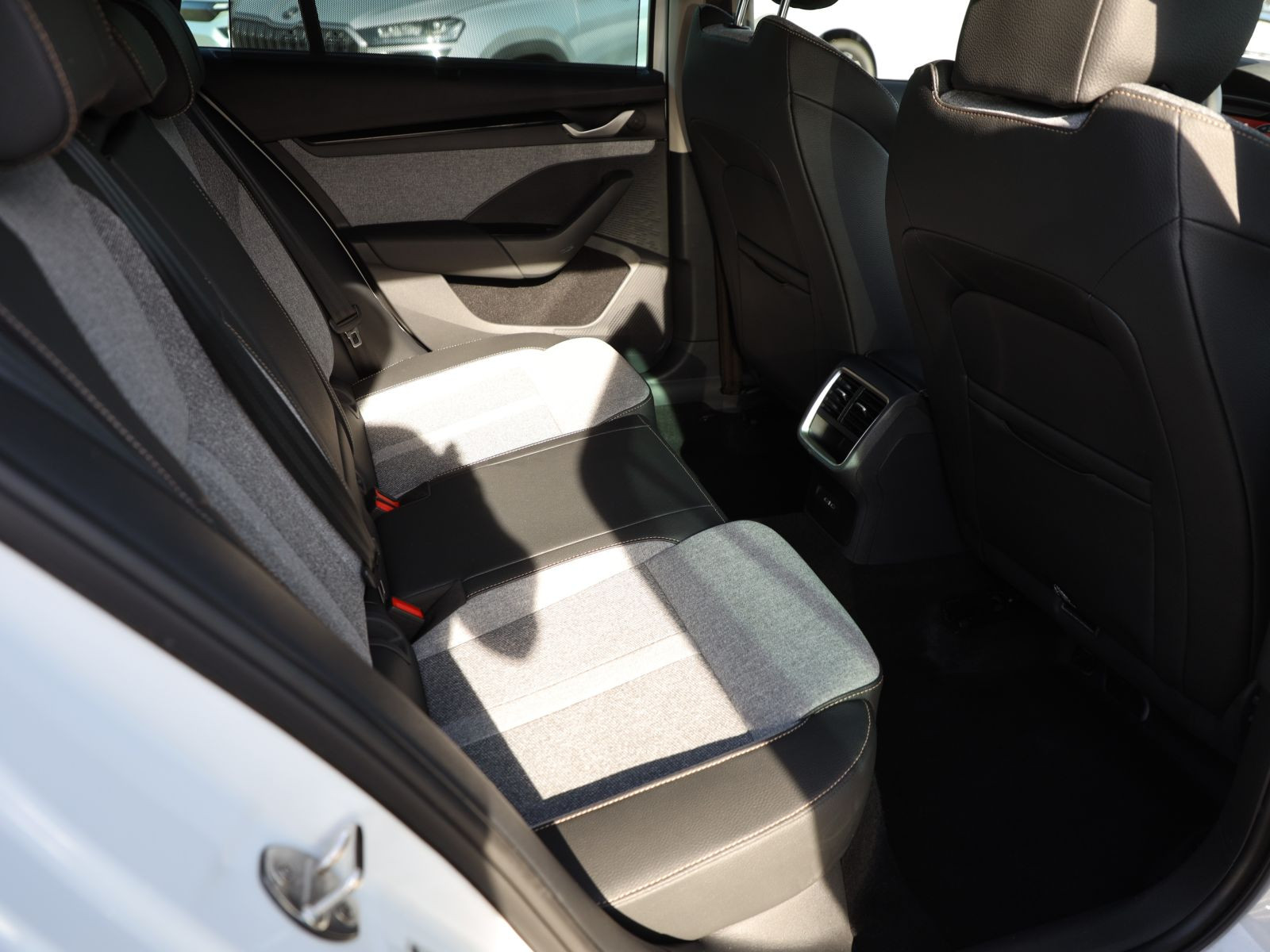 Skoda Octavia Combi Selection 1.5 TSI eTec Navi LED