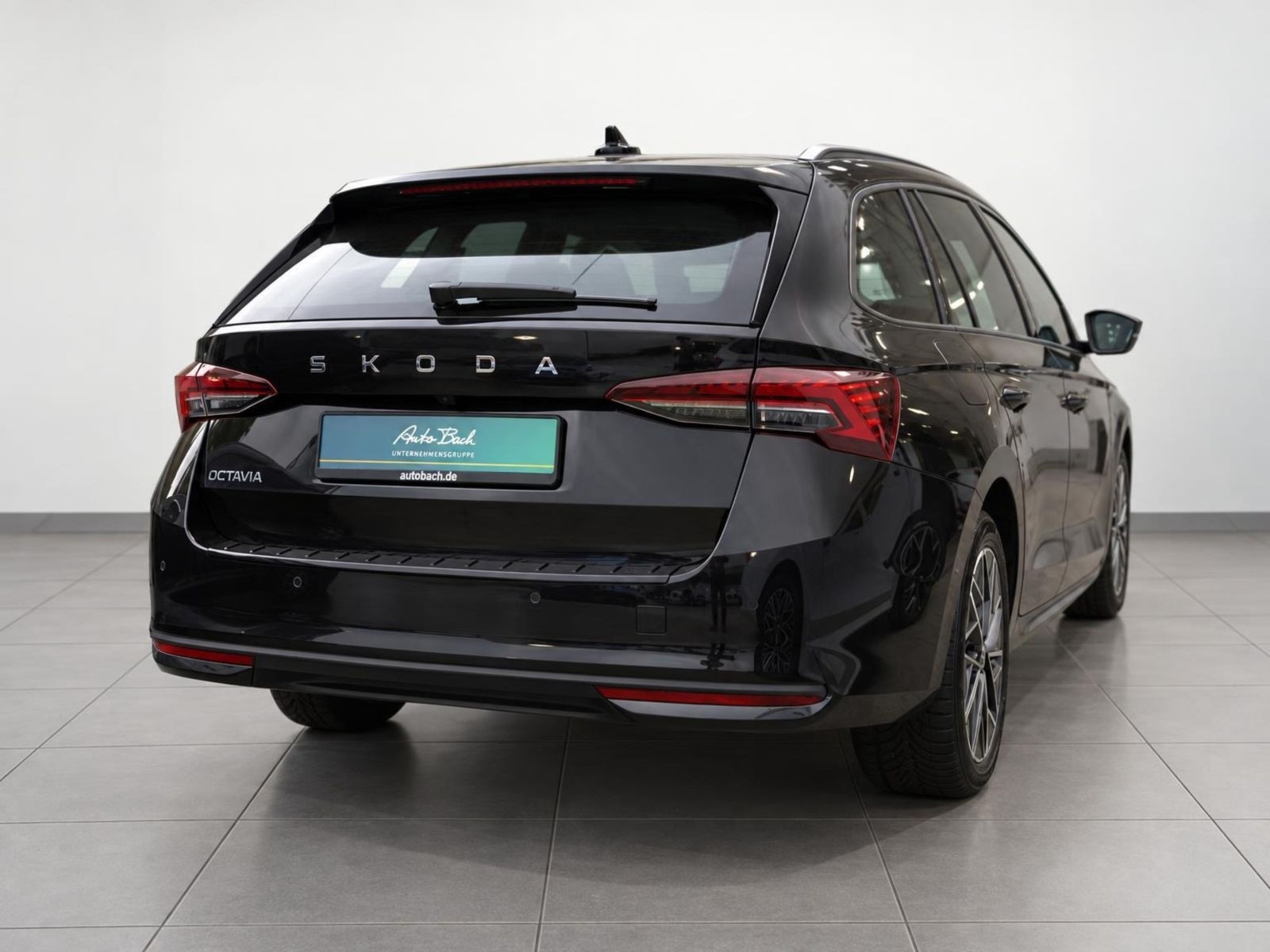 Skoda Octavia Combi Tour 2.0 TDI DSG Navi ACC EPH