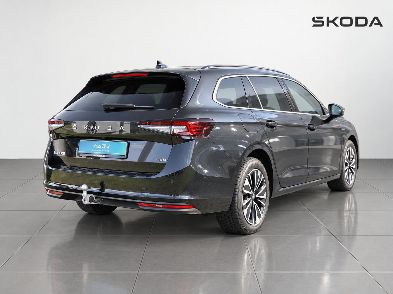 Skoda Superb Combi Selection 2.0 TSI DSG 4X4 Navi HuD